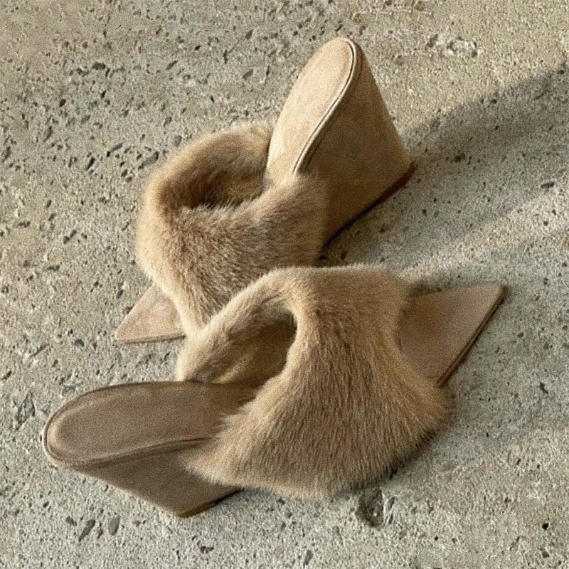 Pluizige Vrouwen Slippers Wigg - Eve Party recensie en prijs